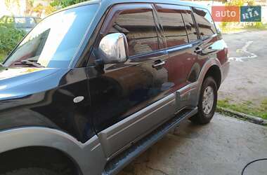 Внедорожник / Кроссовер Mitsubishi Pajero Wagon 2004 в 