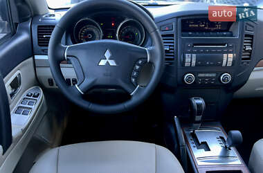 Внедорожник / Кроссовер Mitsubishi Pajero Wagon 2008 в 