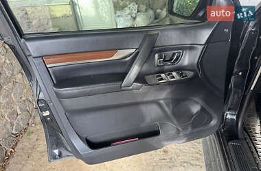 Внедорожник / Кроссовер Mitsubishi Pajero Wagon 2007 в 