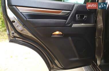 Внедорожник / Кроссовер Mitsubishi Pajero Wagon 2012 в 