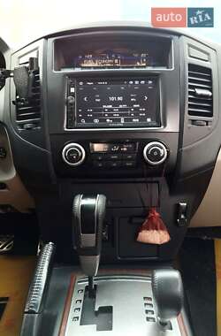 Внедорожник / Кроссовер Mitsubishi Pajero Wagon 2008 в 