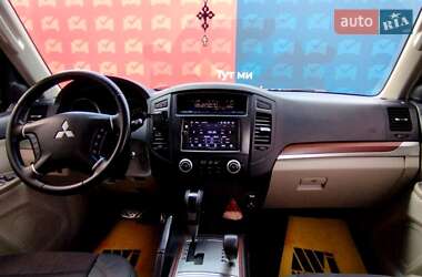 Внедорожник / Кроссовер Mitsubishi Pajero Wagon 2008 в 