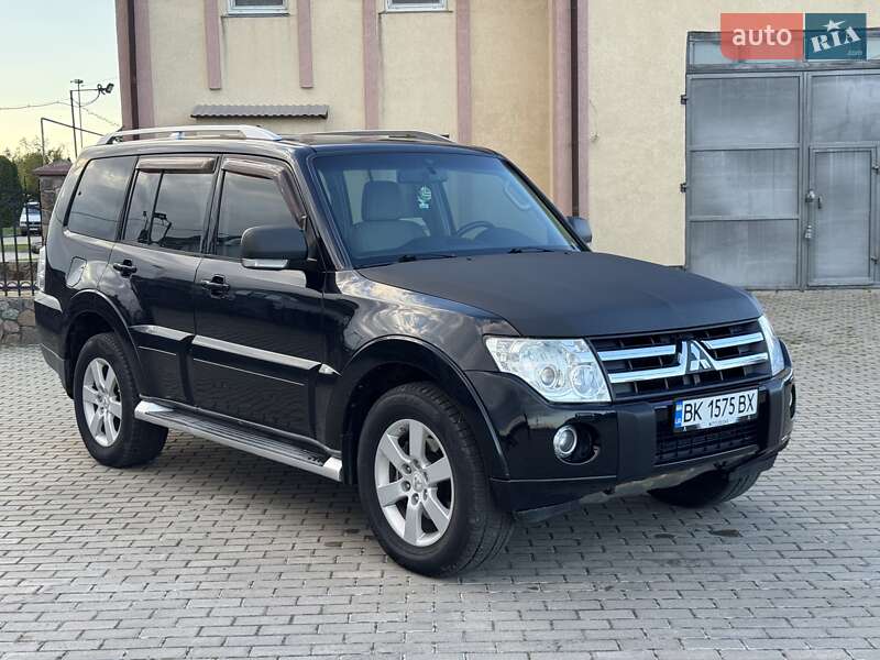 Внедорожник / Кроссовер Mitsubishi Pajero Wagon 2007 в Сарнах