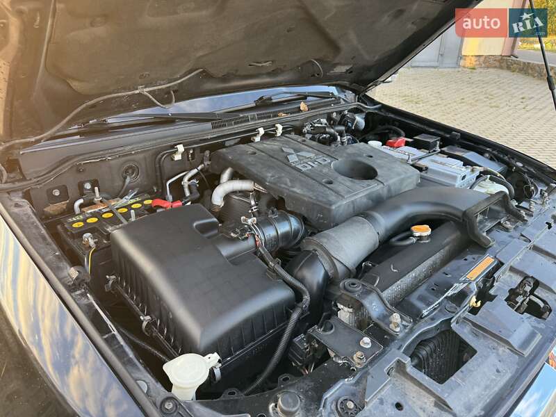 Внедорожник / Кроссовер Mitsubishi Pajero Wagon 2007 в Сарнах