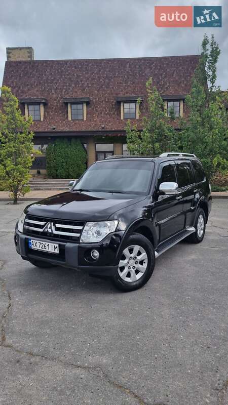 Внедорожник / Кроссовер Mitsubishi Pajero Wagon 2008 в 