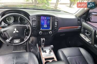 Внедорожник / Кроссовер Mitsubishi Pajero Wagon 2008 в 
