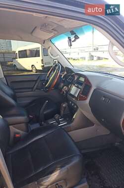 Внедорожник / Кроссовер Mitsubishi Pajero Wagon 2006 в 