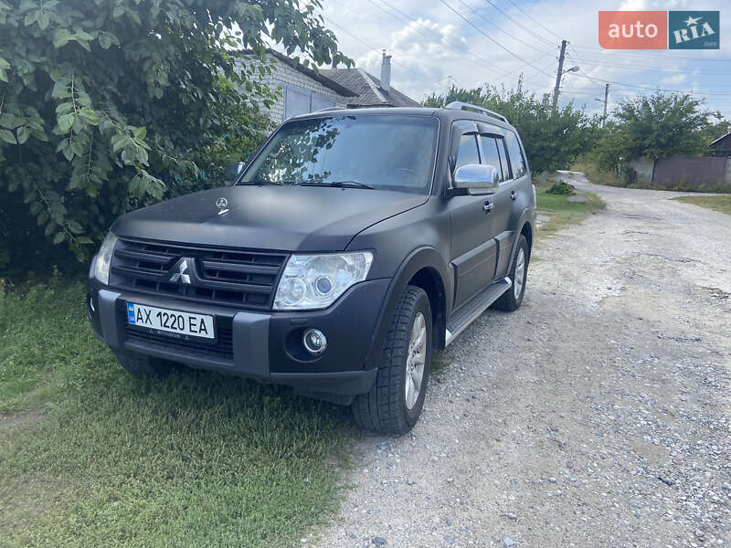 Mitsubishi Pajero Wagon 2010 Mitsubishi Pajero Wagon 2010