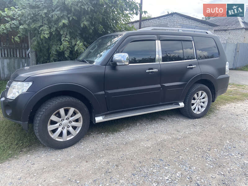 Внедорожник / Кроссовер Mitsubishi Pajero Wagon 2010 в Харькове