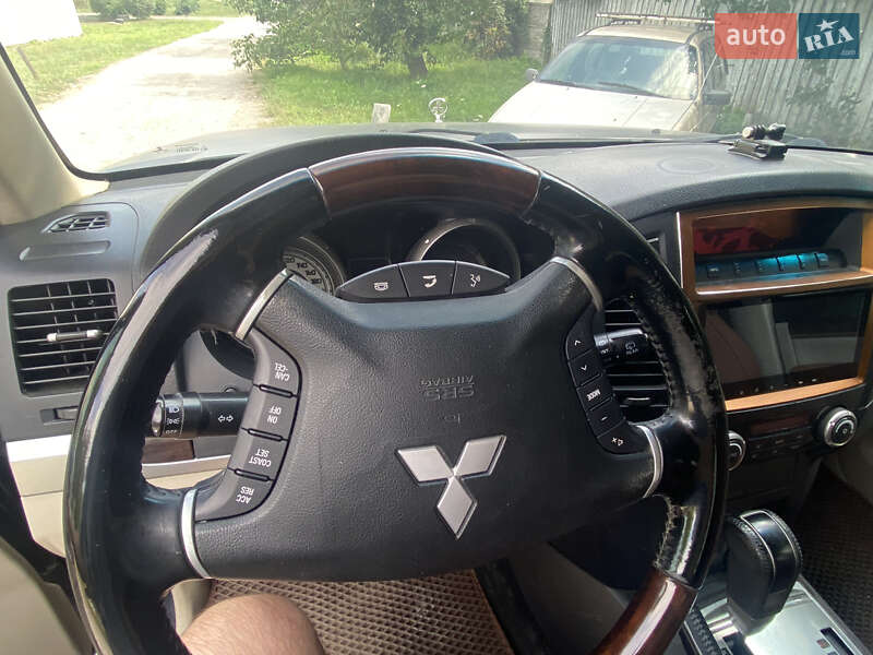 Внедорожник / Кроссовер Mitsubishi Pajero Wagon 2010 в Харькове