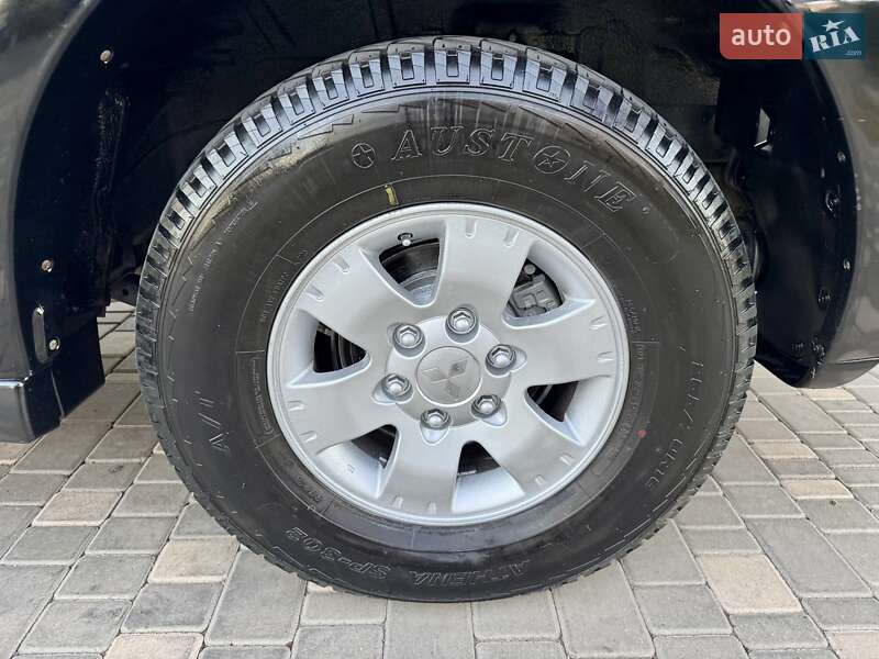 Внедорожник / Кроссовер Mitsubishi Pajero Wagon 2005 в Одессе