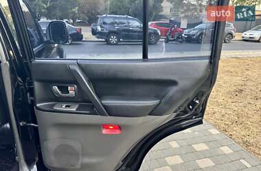 Внедорожник / Кроссовер Mitsubishi Pajero Wagon 2005 в 
