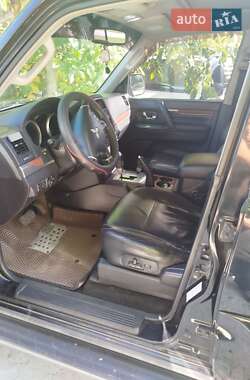 Внедорожник / Кроссовер Mitsubishi Pajero Wagon 2008 в 