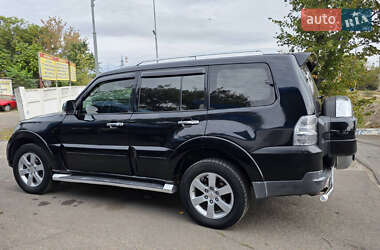 Внедорожник / Кроссовер Mitsubishi Pajero Wagon 2009 в 