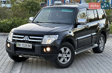 Внедорожник / Кроссовер Mitsubishi Pajero Wagon 2007 в 