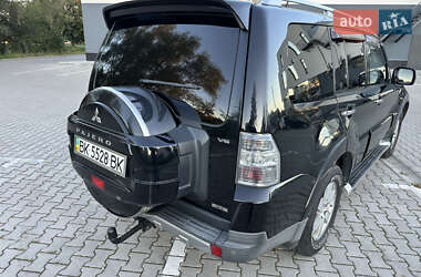 Внедорожник / Кроссовер Mitsubishi Pajero Wagon 2007 в 