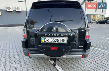 Внедорожник / Кроссовер Mitsubishi Pajero Wagon 2007 в 