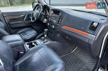 Внедорожник / Кроссовер Mitsubishi Pajero Wagon 2007 в 