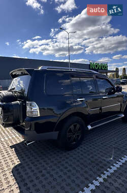 Внедорожник / Кроссовер Mitsubishi Pajero Wagon 2008 в 