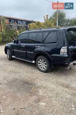 Внедорожник / Кроссовер Mitsubishi Pajero Wagon 2010 в 