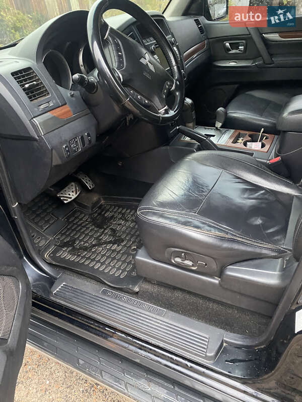 Внедорожник / Кроссовер Mitsubishi Pajero Wagon 2010 в Киеве фото 7 Внедорожник / Кроссовер Mitsubishi Pajero Wagon 2010 в Киеве