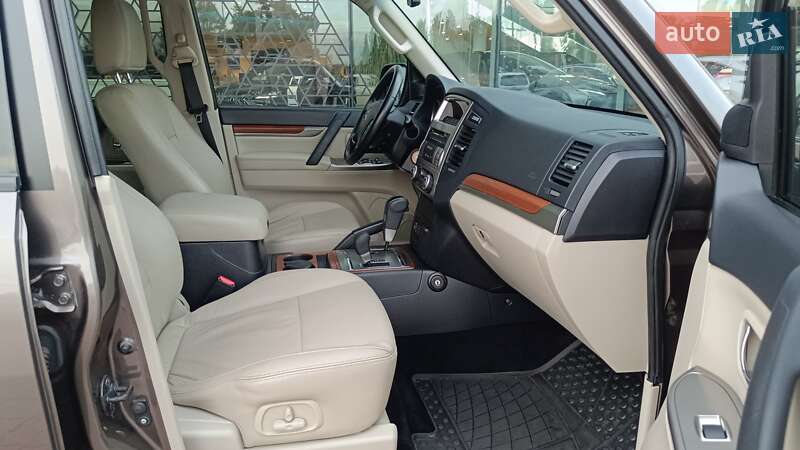 Внедорожник / Кроссовер Mitsubishi Pajero Wagon 2011 в Киеве фото 6 Внедорожник / Кроссовер Mitsubishi Pajero Wagon 2011 в Киеве
