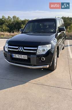 Внедорожник / Кроссовер Mitsubishi Pajero Wagon 2009 в 