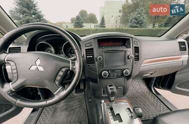 Позашляховик / Кросовер Mitsubishi Pajero Wagon 2008 в  фото 11 Позашляховик / Кросовер Mitsubishi Pajero Wagon 2008 в