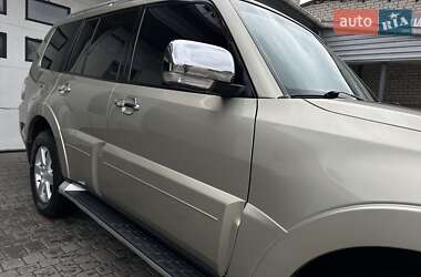 Внедорожник / Кроссовер Mitsubishi Pajero Wagon 2007 в 