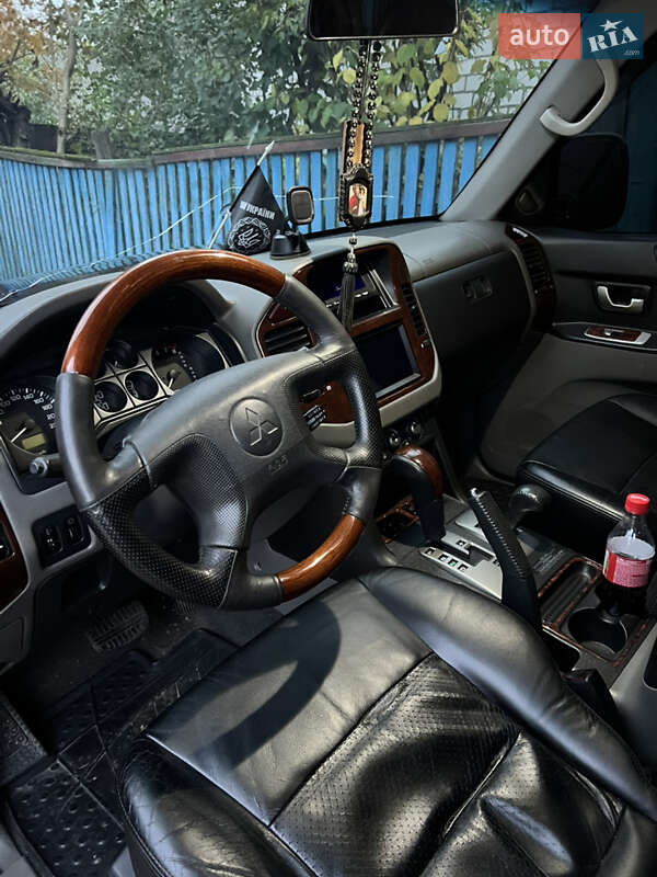 Внедорожник / Кроссовер Mitsubishi Pajero Wagon 2006 в Шостке