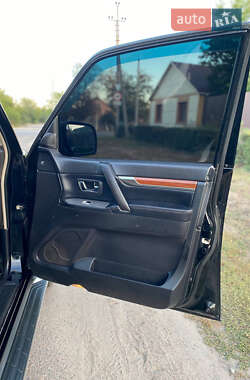 Внедорожник / Кроссовер Mitsubishi Pajero Wagon 2008 в 
