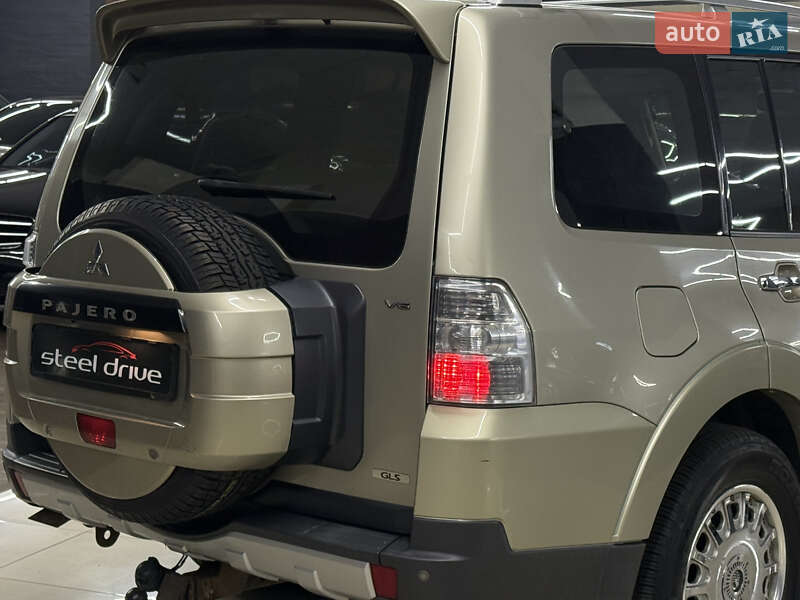 Позашляховик / Кросовер Mitsubishi Pajero Wagon 2008 в Миколаєві