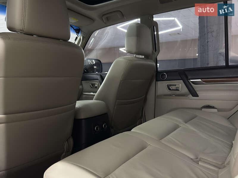 Позашляховик / Кросовер Mitsubishi Pajero Wagon 2008 в Миколаєві