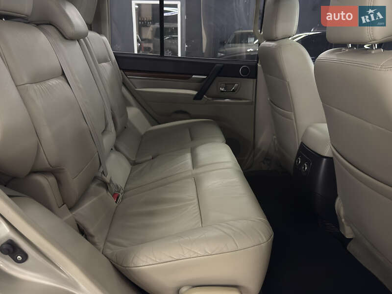 Позашляховик / Кросовер Mitsubishi Pajero Wagon 2008 в Миколаєві