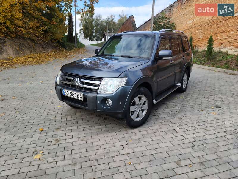 Внедорожник / Кроссовер Mitsubishi Pajero Wagon 2007 в 
