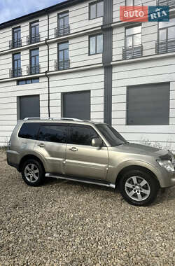 Внедорожник / Кроссовер Mitsubishi Pajero Wagon 2008 в 