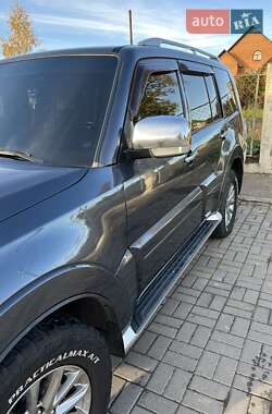 Внедорожник / Кроссовер Mitsubishi Pajero Wagon 2007 в 