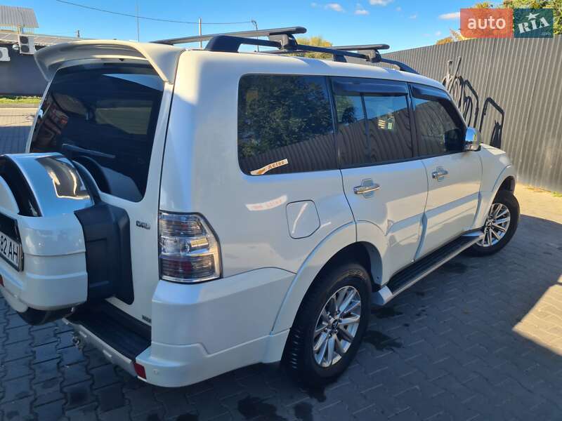 Внедорожник / Кроссовер Mitsubishi Pajero Wagon 2014 в Ирпене