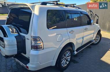 Позашляховик / Кросовер Mitsubishi Pajero Wagon 2014 в  фото 3 Позашляховик / Кросовер Mitsubishi Pajero Wagon 2014 в