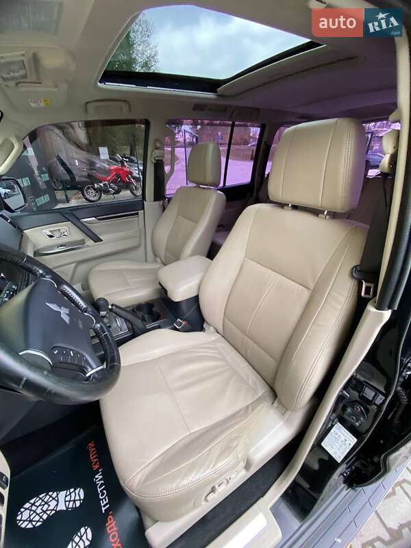 Внедорожник / Кроссовер Mitsubishi Pajero Wagon 2015 в Хмельницком фото 17 Внедорожник / Кроссовер Mitsubishi Pajero Wagon 2015 в Хмельницком