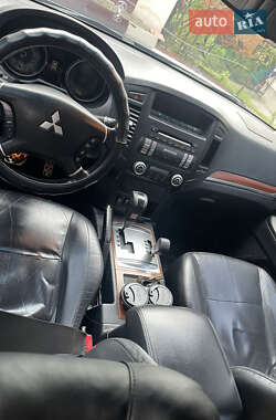 Внедорожник / Кроссовер Mitsubishi Pajero Wagon 2008 в 