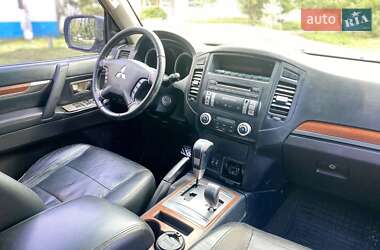 Внедорожник / Кроссовер Mitsubishi Pajero Wagon 2007 в 