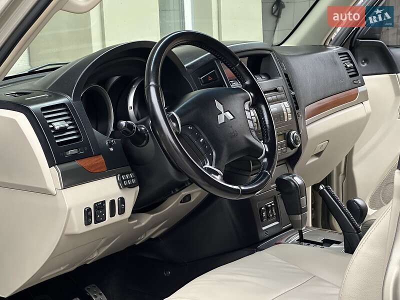 Позашляховик / Кросовер Mitsubishi Pajero Wagon 2007 в Миколаєві