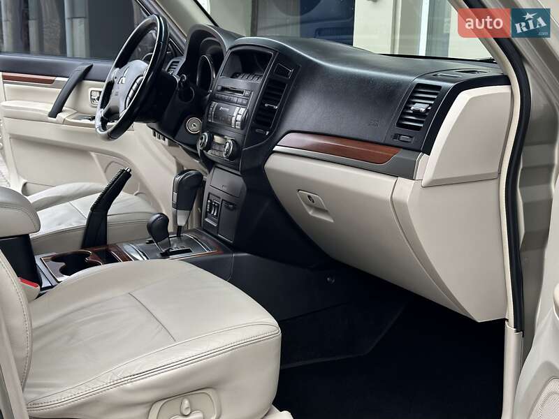 Позашляховик / Кросовер Mitsubishi Pajero Wagon 2007 в Миколаєві