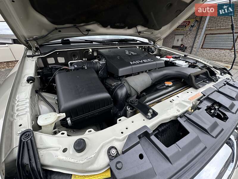 Позашляховик / Кросовер Mitsubishi Pajero Wagon 2007 в Миколаєві
