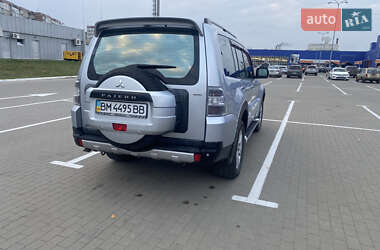 Позашляховик / Кросовер Mitsubishi Pajero Wagon 2013 в 
