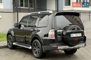 Внедорожник / Кроссовер Mitsubishi Pajero Wagon 2007 в 