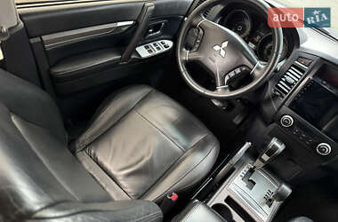 Внедорожник / Кроссовер Mitsubishi Pajero Wagon 2007 в 