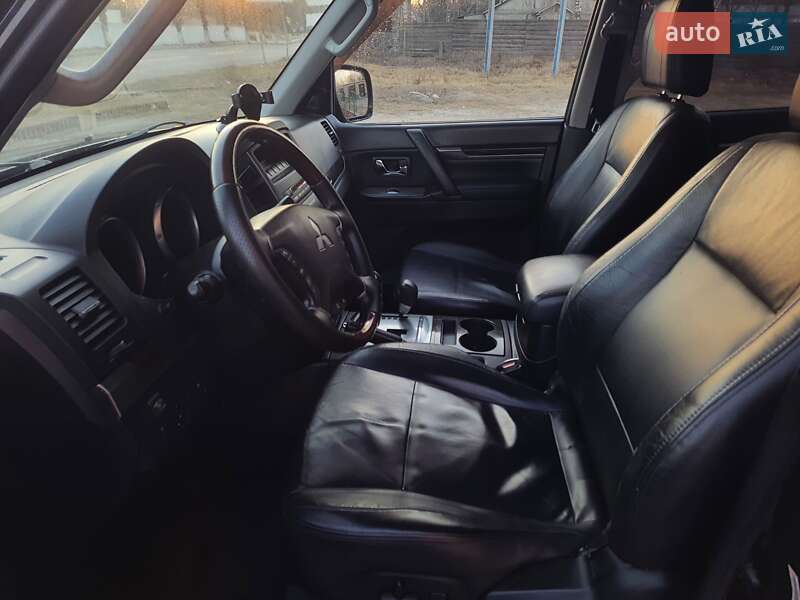 Позашляховик / Кросовер Mitsubishi Pajero Wagon 2010 в Старокостянтинові