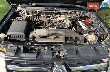 Позашляховик / Кросовер Mitsubishi Pajero Wagon 2008 в  фото 8 Позашляховик / Кросовер Mitsubishi Pajero Wagon 2008 в